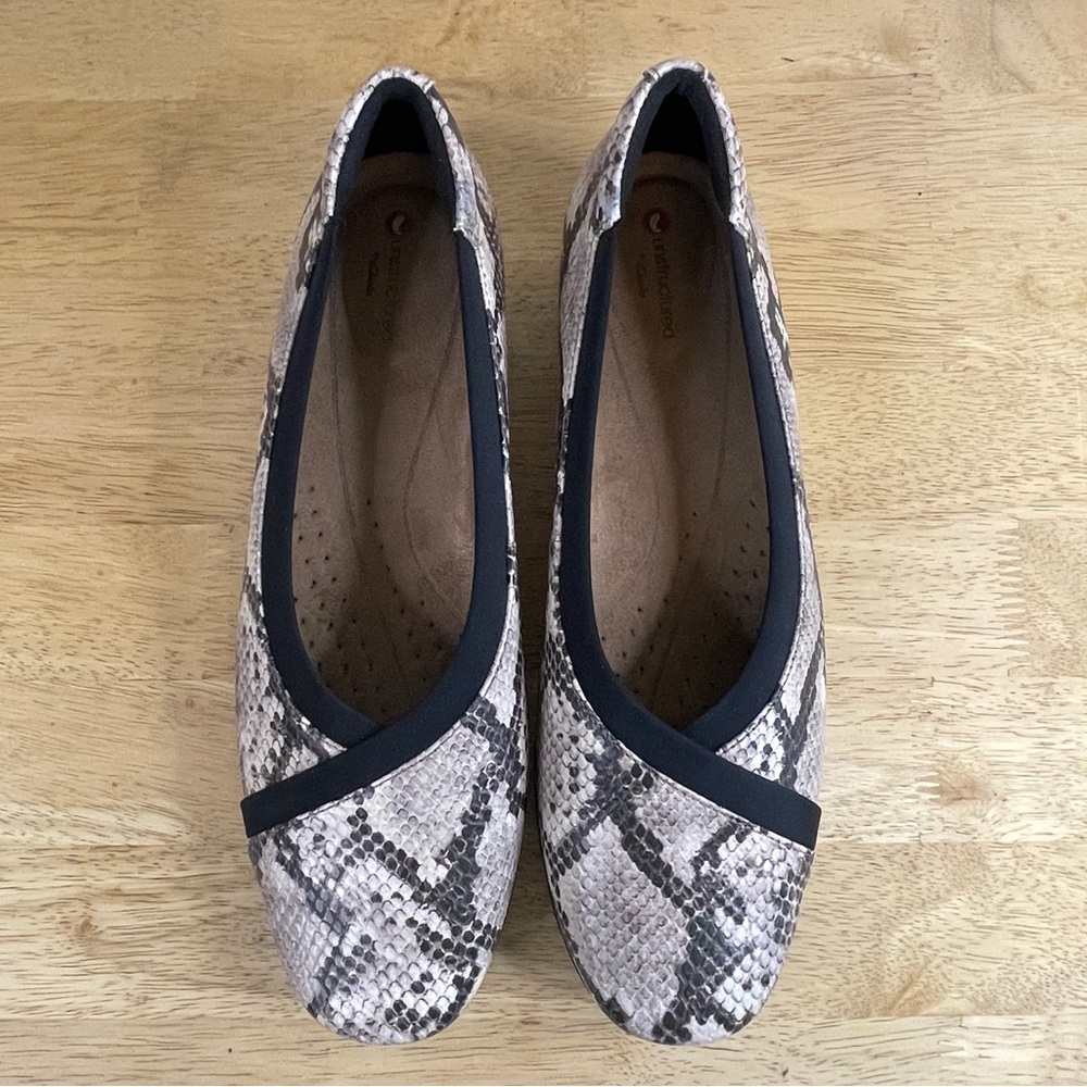 Clarks Snake-Print Slip-On Flats in Beige and Black Trim - Picture 6 of 12